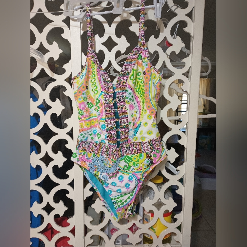 Size 6 swimsuit